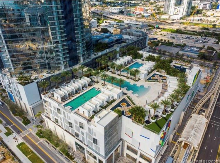 PARAMOUNT MIAMI WORLDCENT - Residential