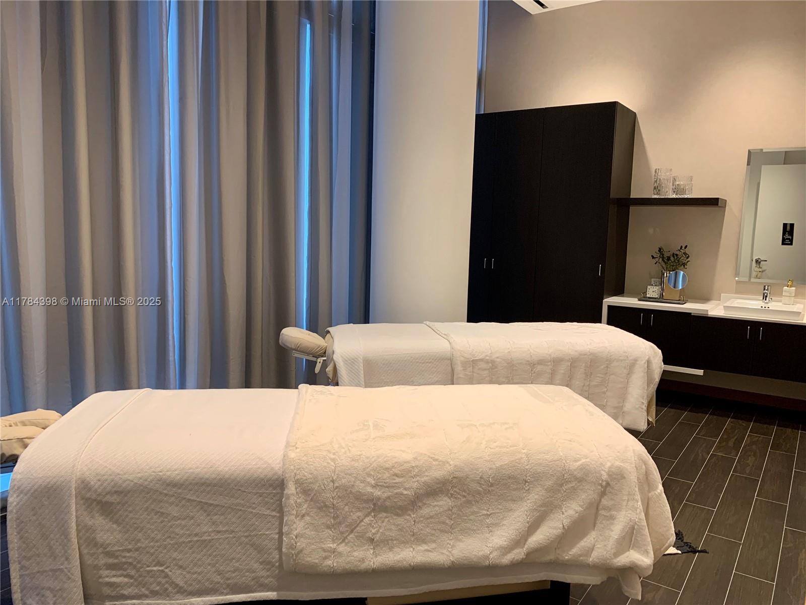 PARAMOUNT MIAMI WORLDCENT - Residential