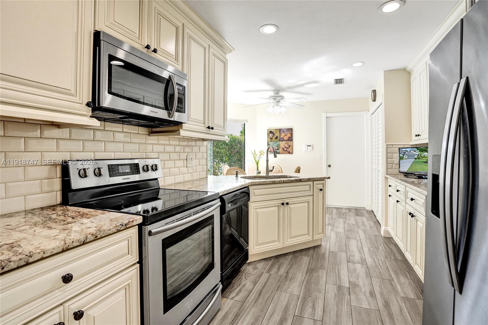 BREAKERS WEST 6 - Residential