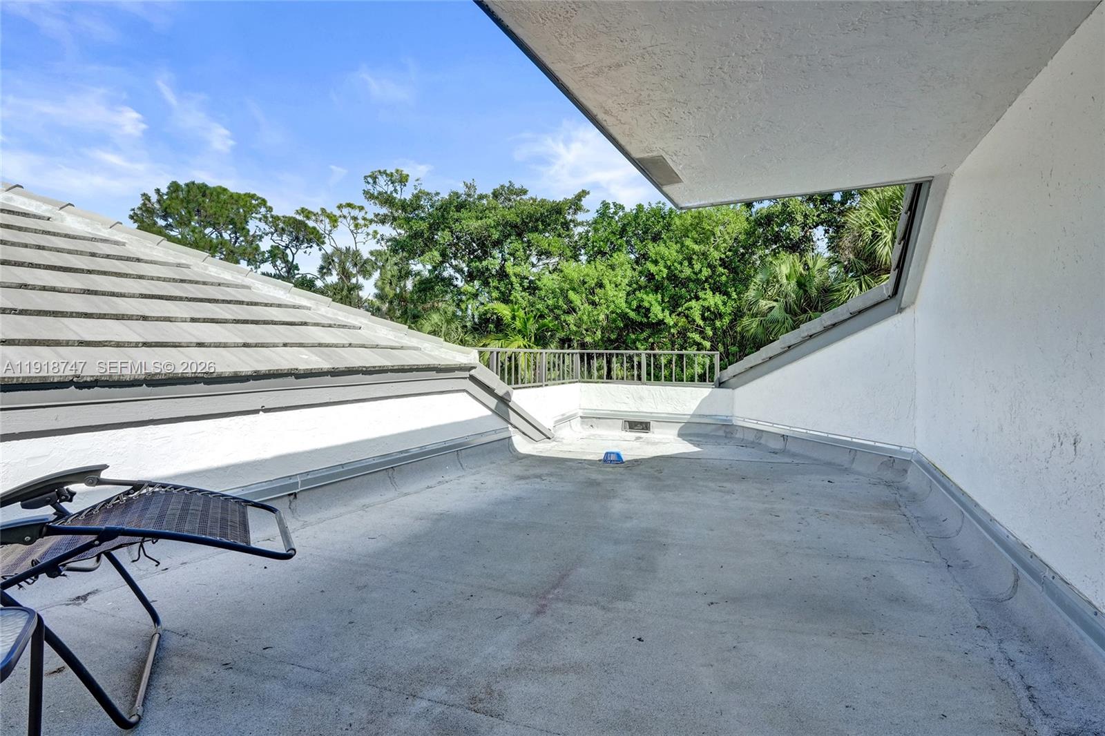 BREAKERS WEST 6 - Residential