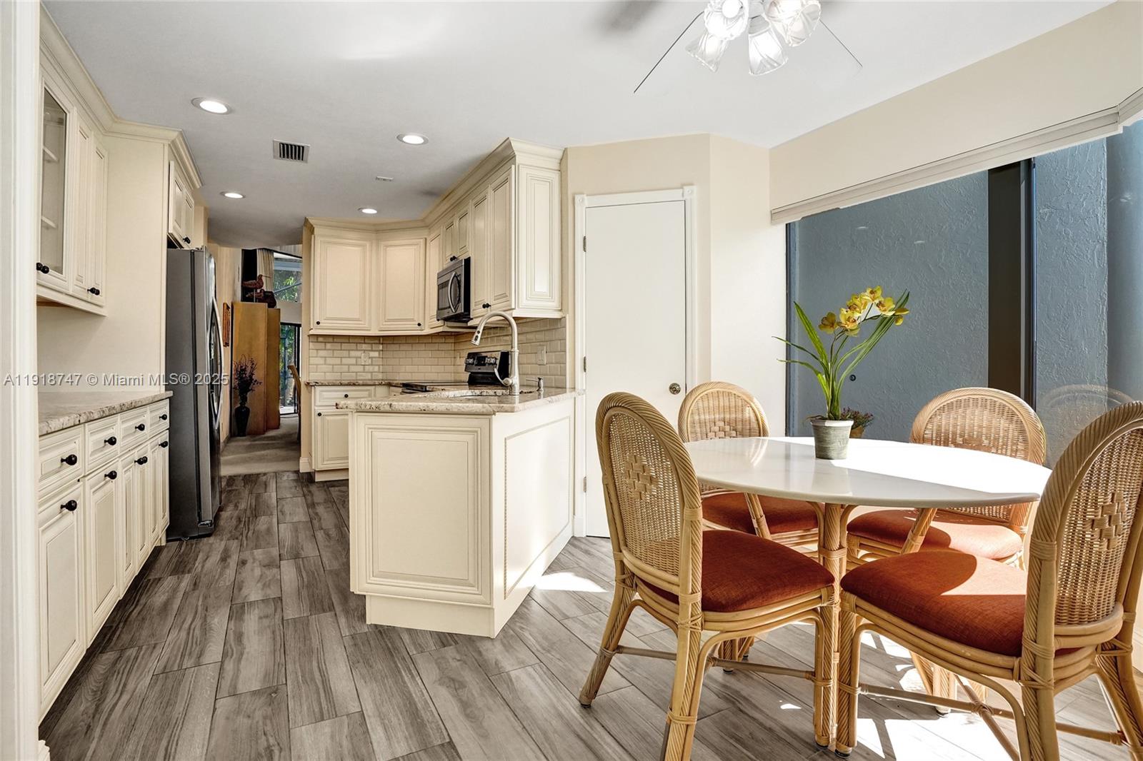 BREAKERS WEST 6 - Residential