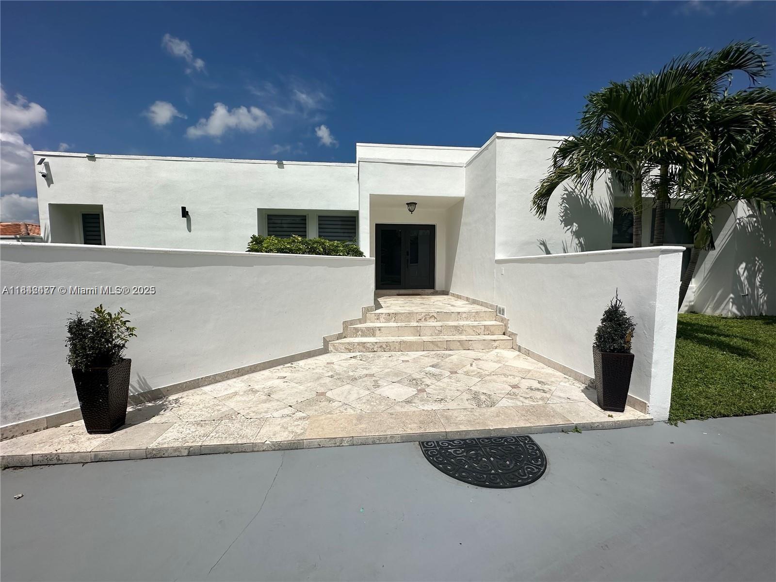 Modern and elegant gated estate in the desirable Belen area, available for rent. Featuring high-end finishes, expansive grounds, a private pool, summer kitchen, and contemporary design, this unique residence offers the luxury lifestyle you've been looking for.