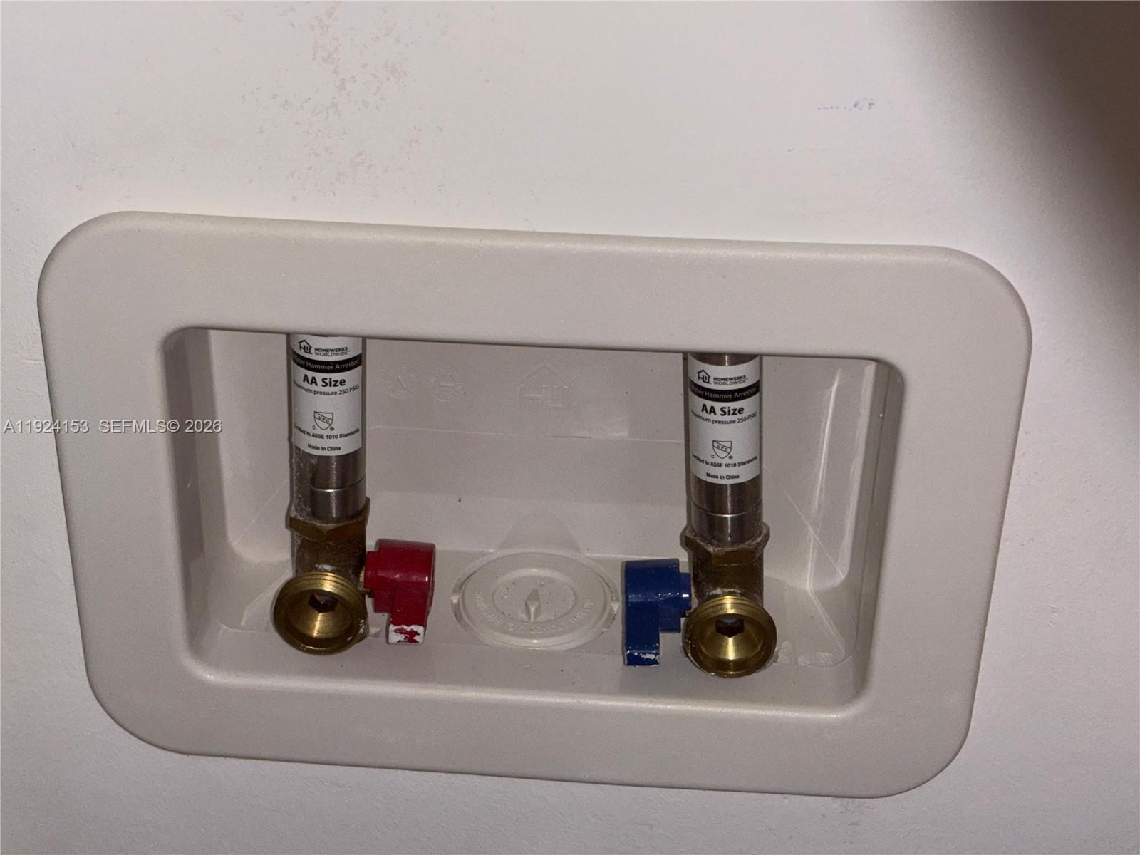 DOLPHIN CONDO - Residential