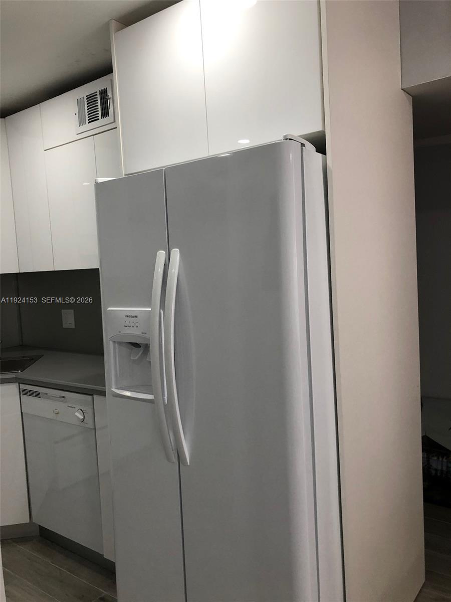 DOLPHIN CONDO - Residential