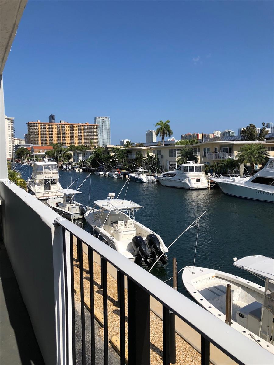 DOLPHIN CONDO - Residential