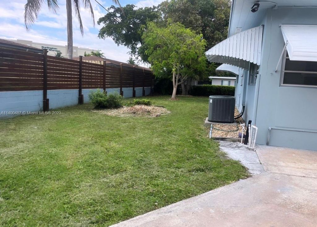 Photo of Fort Lauderdale, FL 33304 (MLS # A11400487)