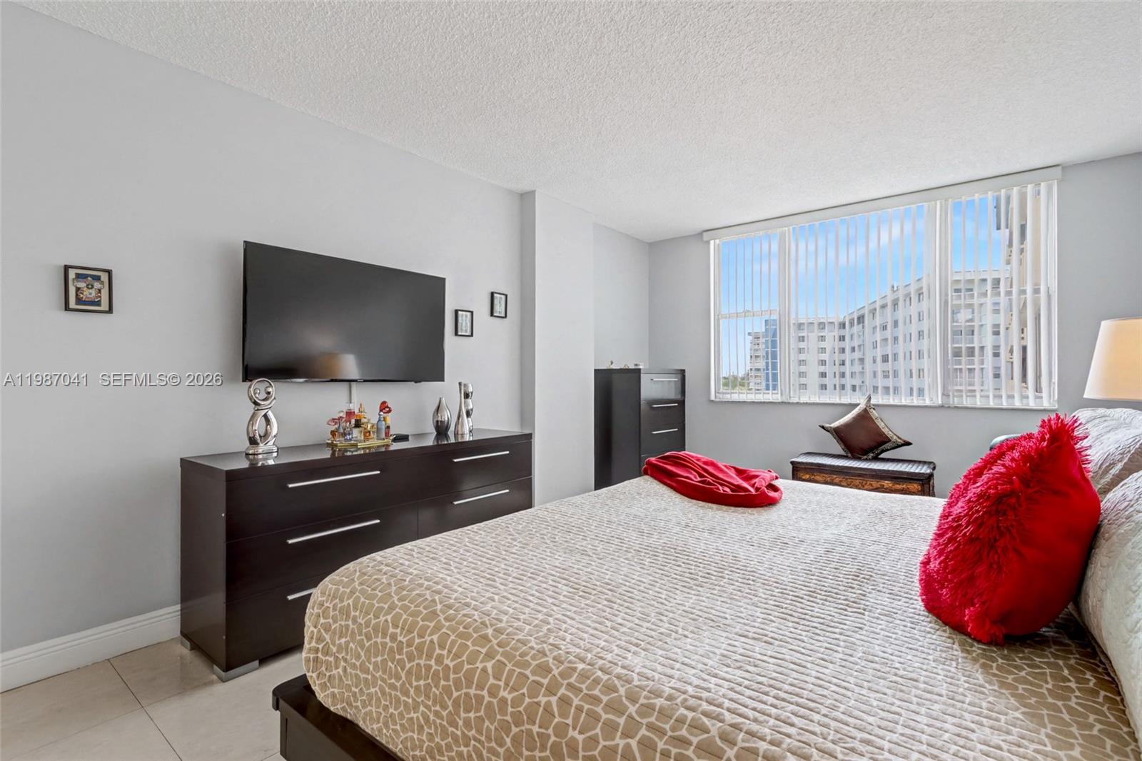 HILLCREST EAST NO 23 COND - Residential