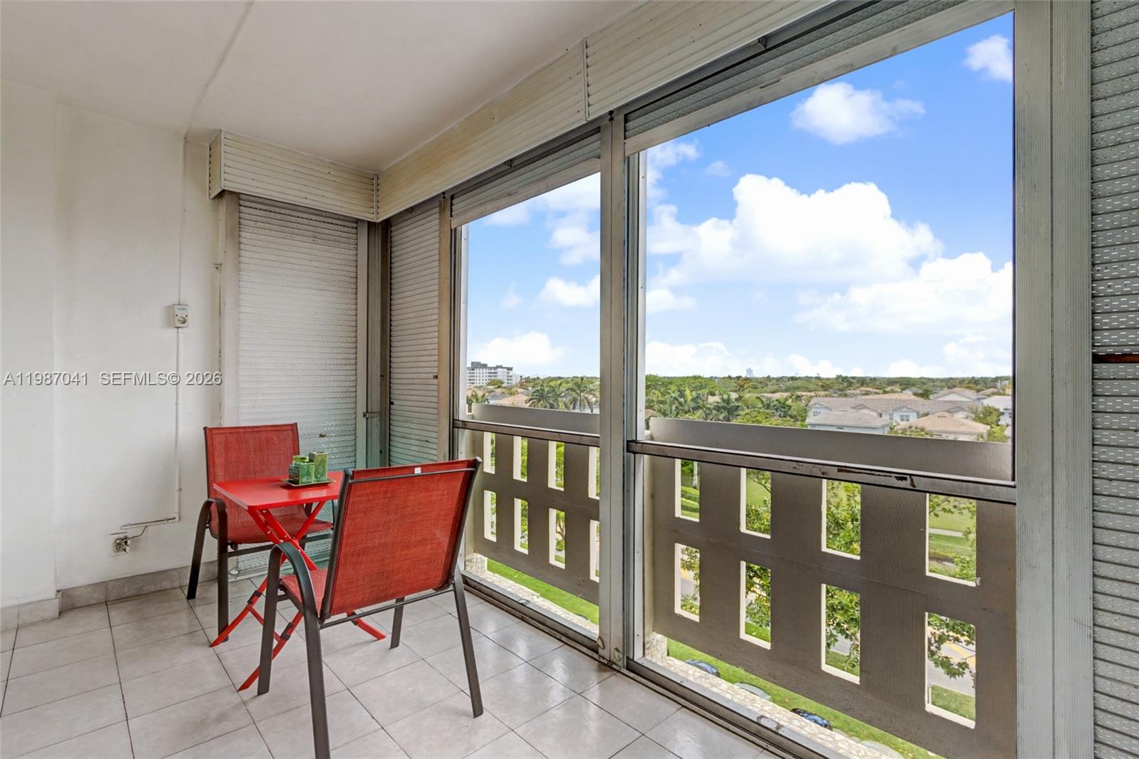 HILLCREST EAST NO 23 COND - Residential