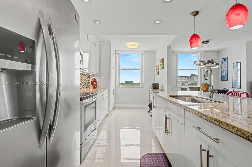 Photo of 4330 Hillcrest Dr #619, Hollywood, FL 33021 (MLS # A11987041)