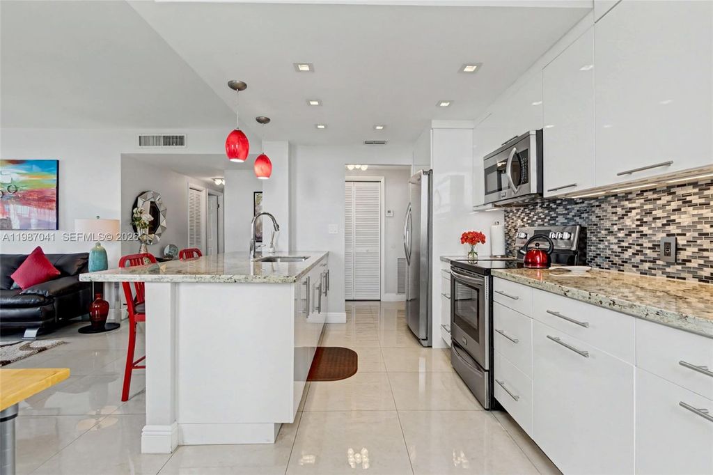 Photo of 4330 Hillcrest Dr #619, Hollywood, FL 33021 (MLS # A11987041)