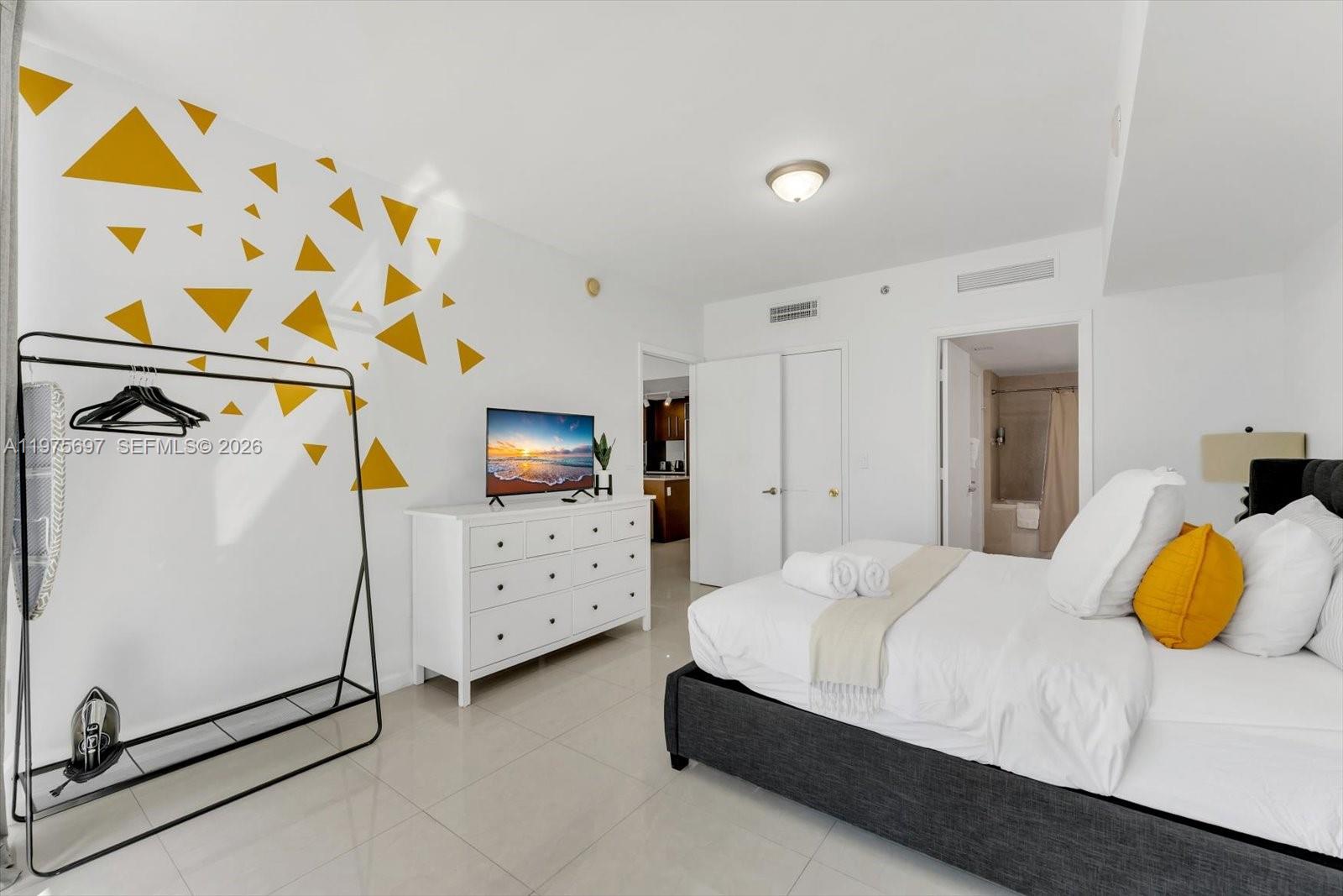 ICON BRICKELL CONDO NO 3 - Residential