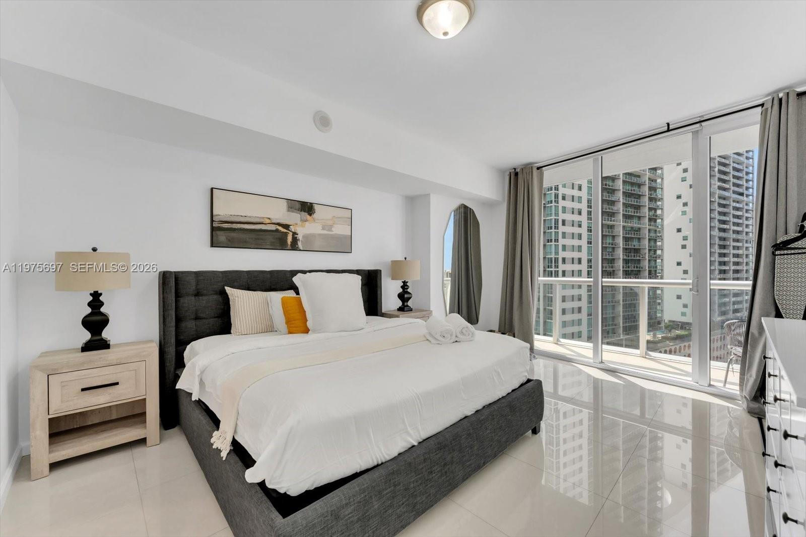ICON BRICKELL CONDO NO 3 - Residential