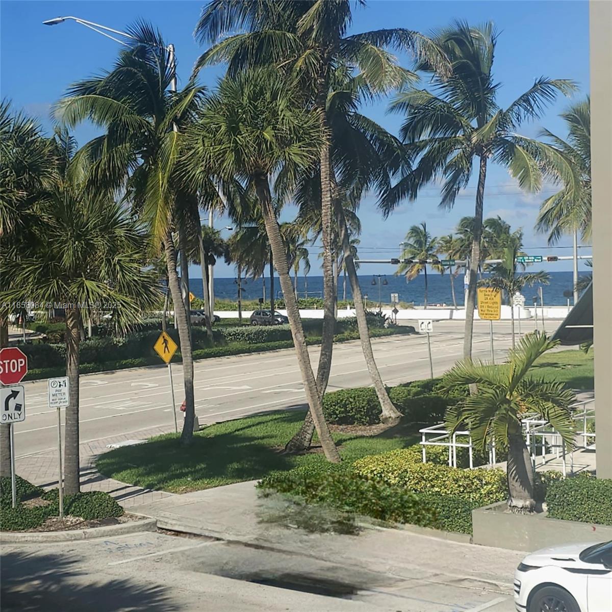 Amazing location off A1A Fort Lauderdale Beach Blvd and Sunrise Blvd. This modern 1/1 apartment is a second floor walk-up with an ocean view from the primary bedroom. No need for a car! Walk/E-scoot/bike/circuit app to all your fun spots/shopping! Plenty to do and see with Birch State Park just across the street for even more activities. Hurry before it's gone! This is a great apartment for professionals/artists/beach lovers. Quick approval. Pets considered on approval basis.