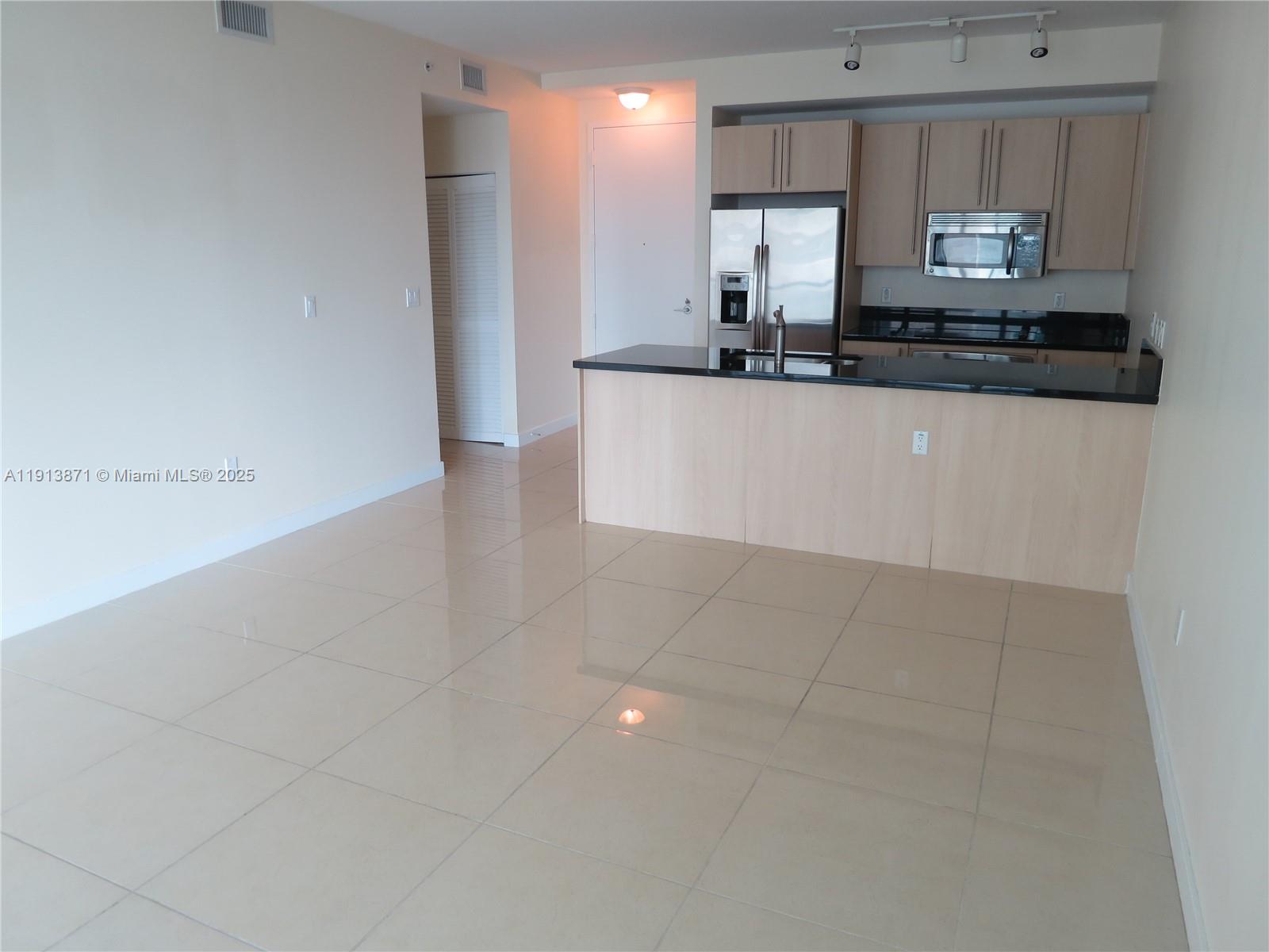 THE AXIS ON BRICKELL II C - Residential Lease