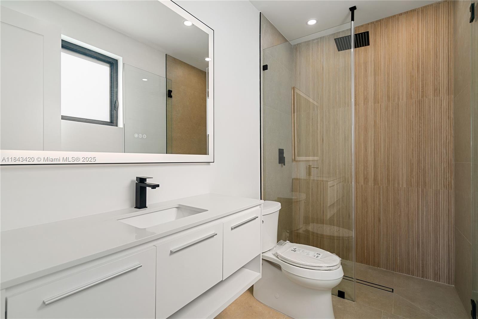 THE HARBORAGE - Residential