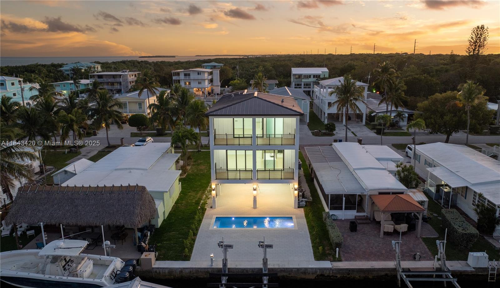 THE HARBORAGE - Residential