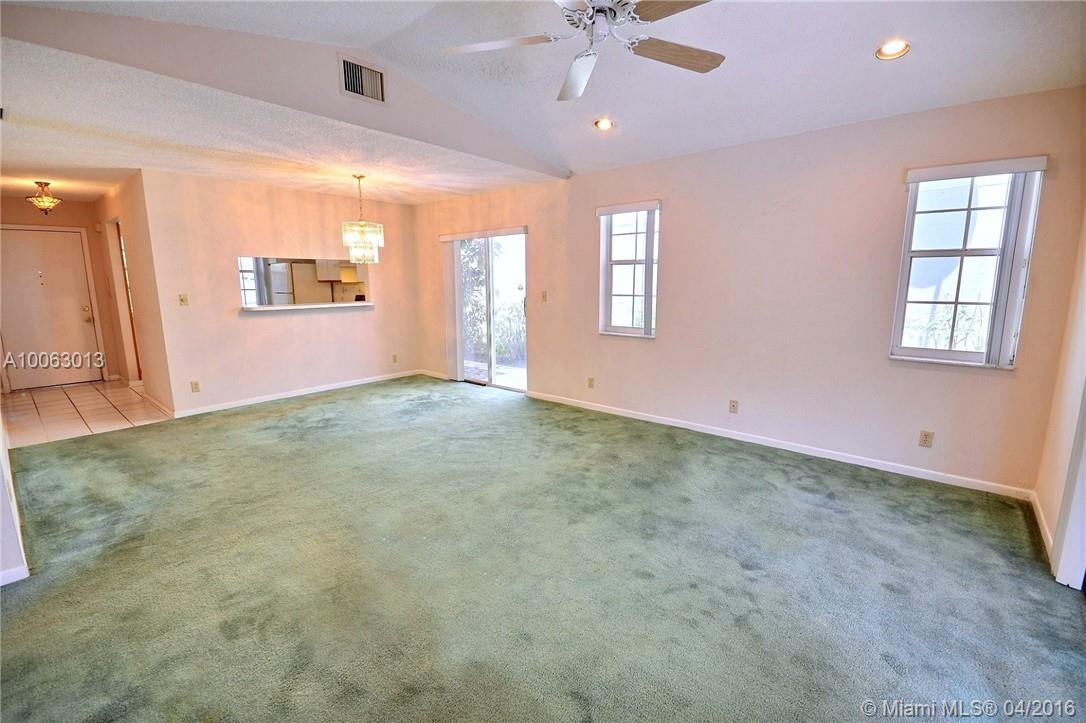 Embassy Lakes TRELLISES - Residential