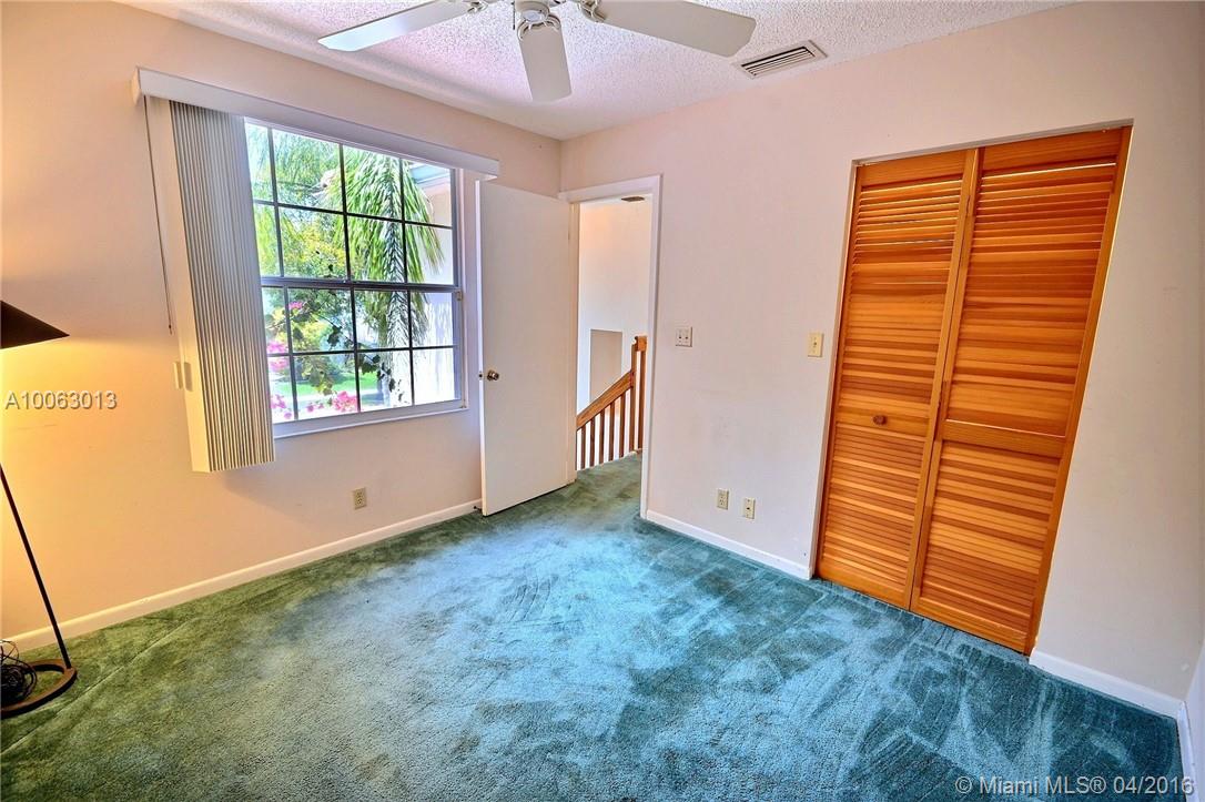 Embassy Lakes TRELLISES - Residential