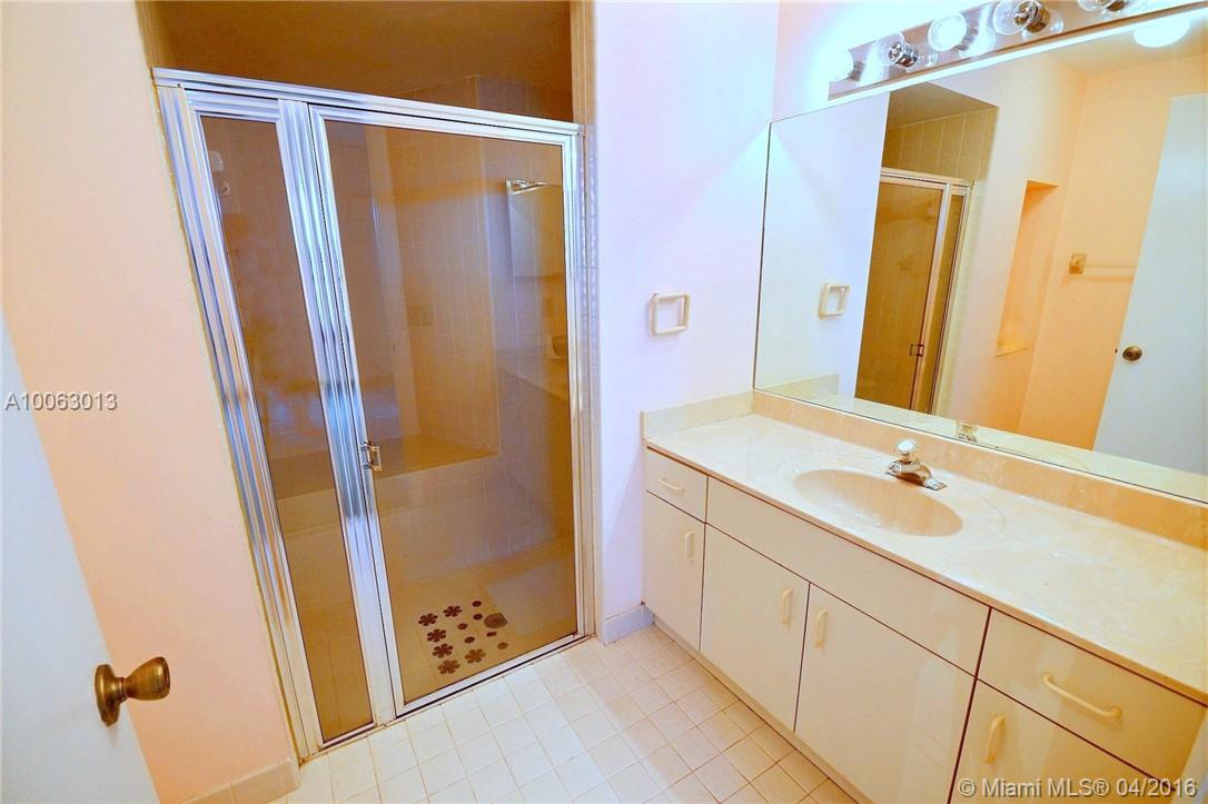 Embassy Lakes TRELLISES - Residential