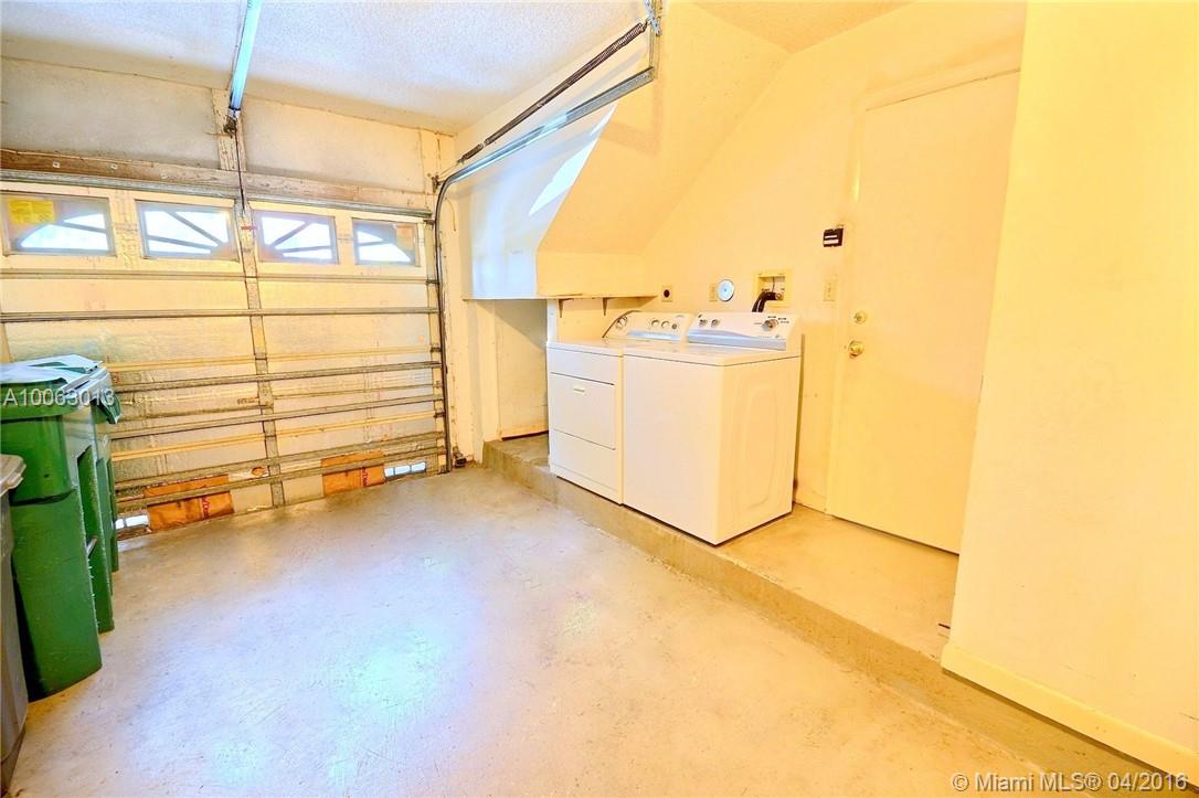 Embassy Lakes TRELLISES - Residential