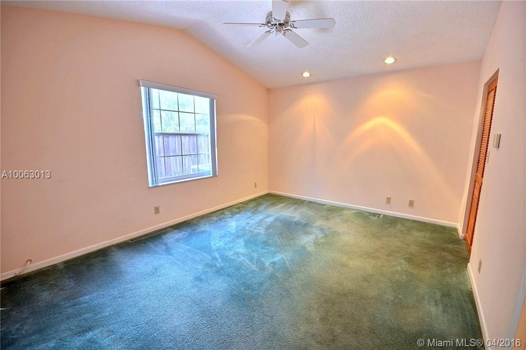 Embassy Lakes TRELLISES - Residential