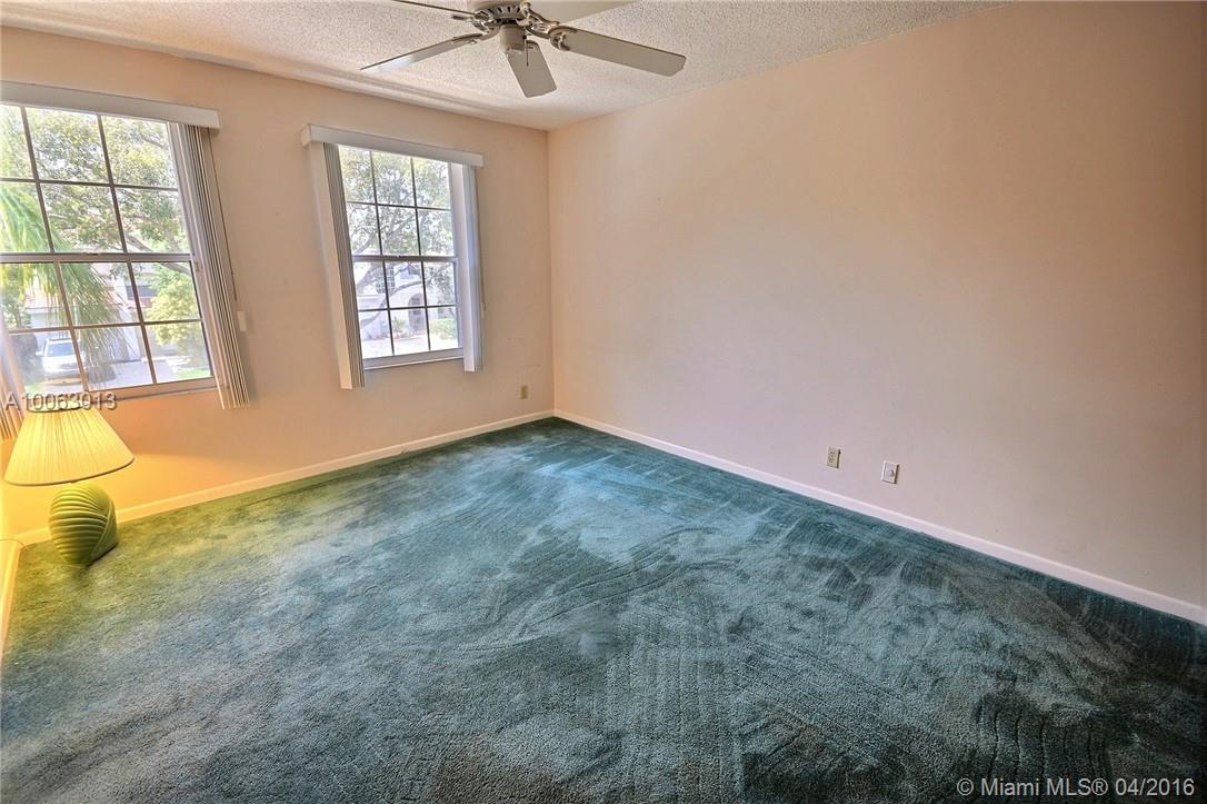 Embassy Lakes TRELLISES - Residential