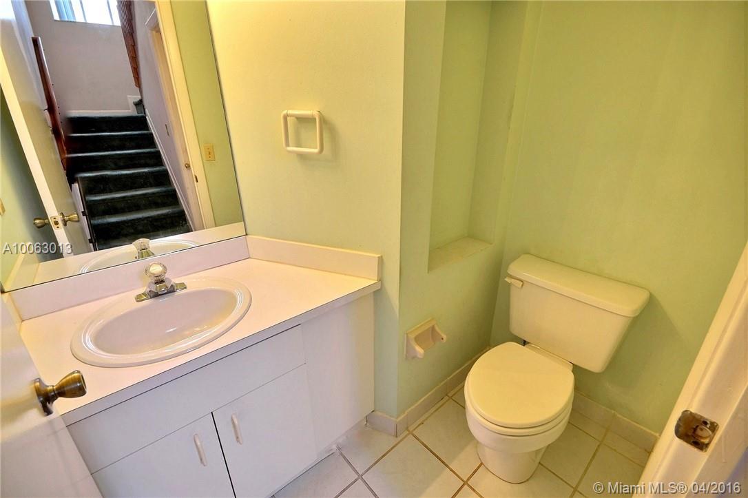 Embassy Lakes TRELLISES - Residential