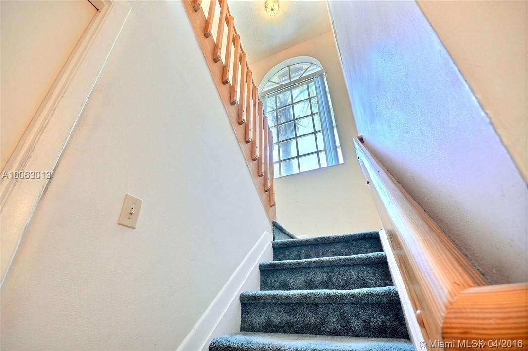 Embassy Lakes TRELLISES - Residential