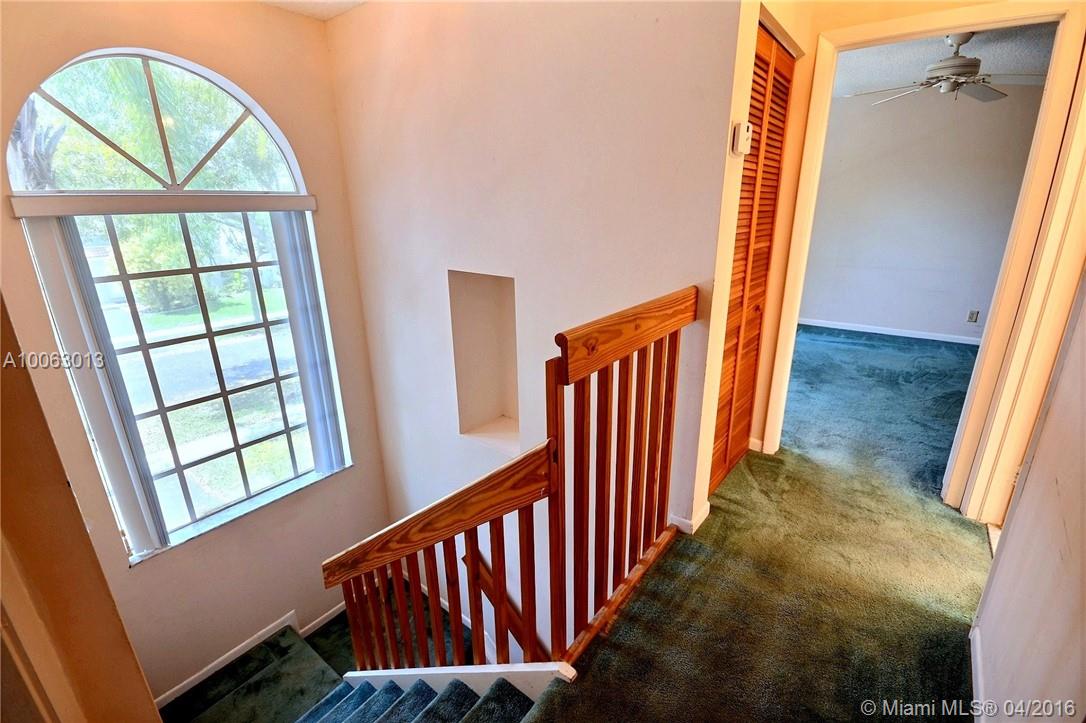 Embassy Lakes TRELLISES - Residential