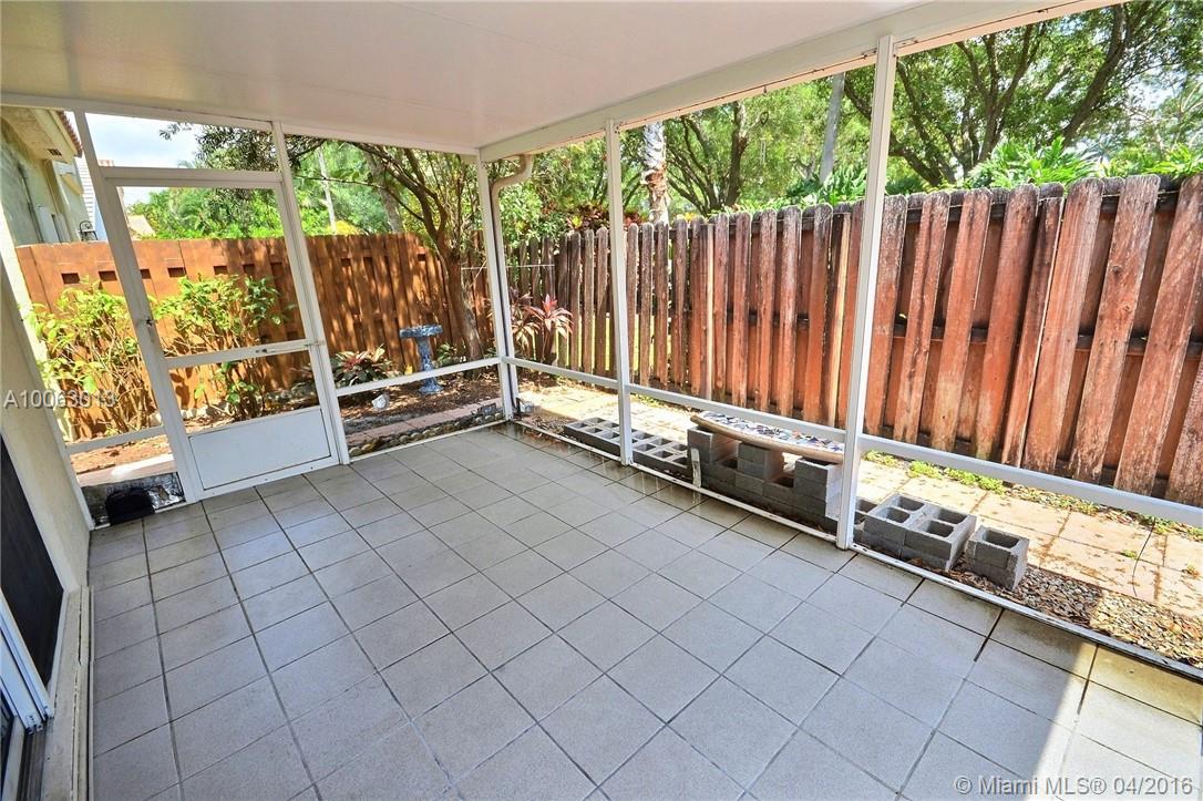 Embassy Lakes TRELLISES - Residential