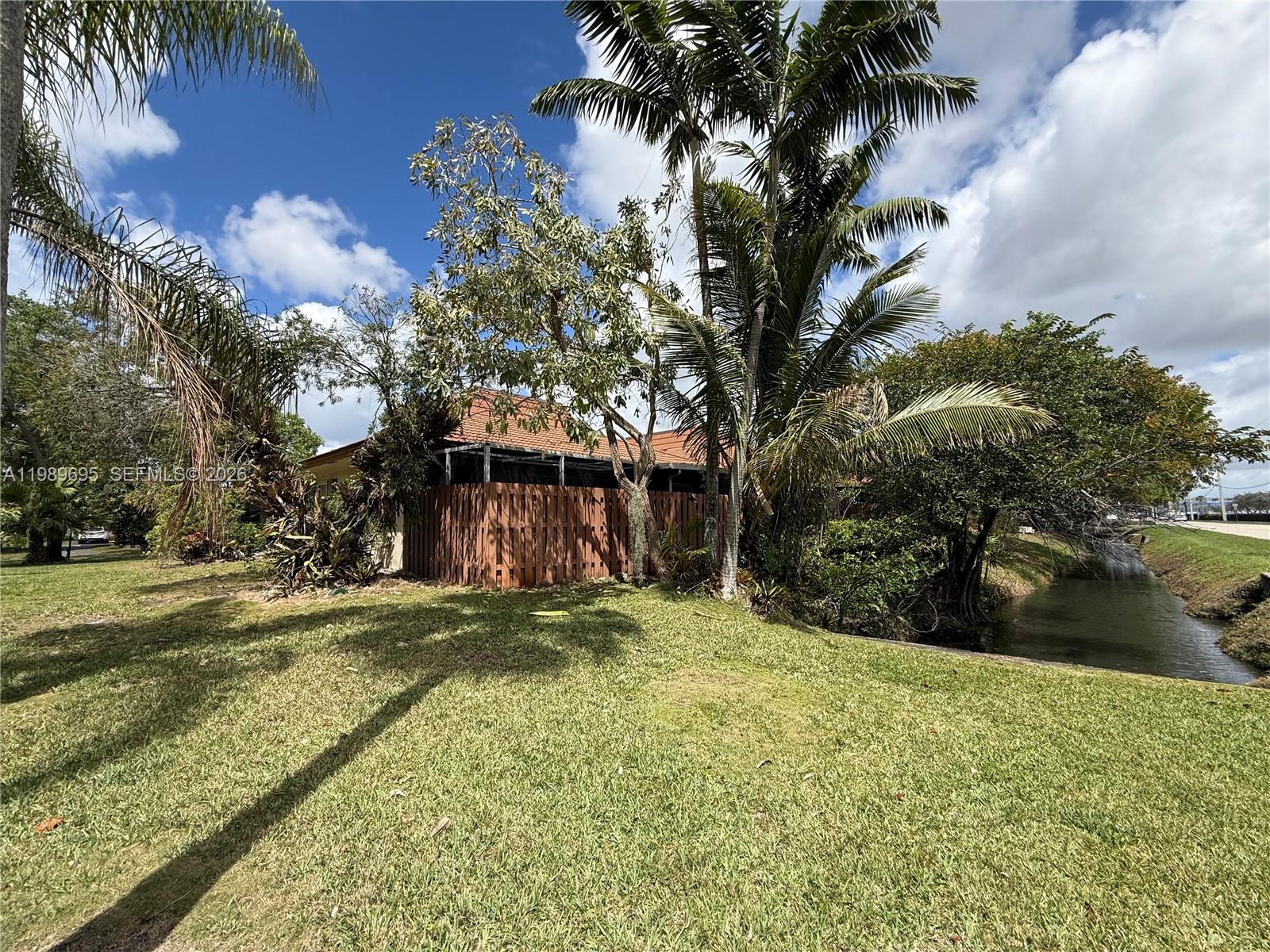 NOVA VILLAS CONDOMINIUM 3 - Residential