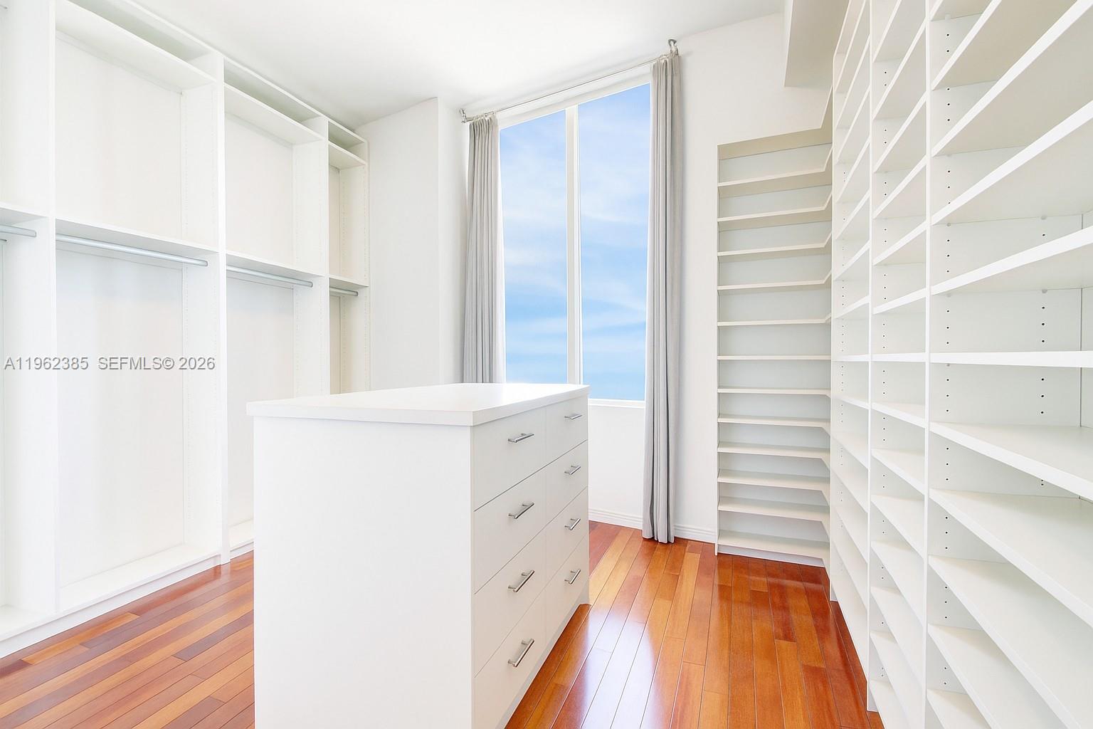 TDR TOWER I CONDO - Residential