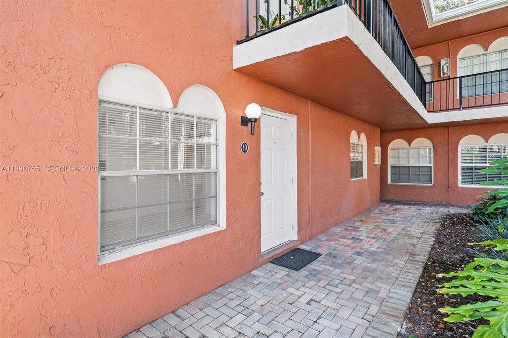 Photo of 1405 Miami Rd #10, Fort Lauderdale, FL 33316 (MLS # A11936755)