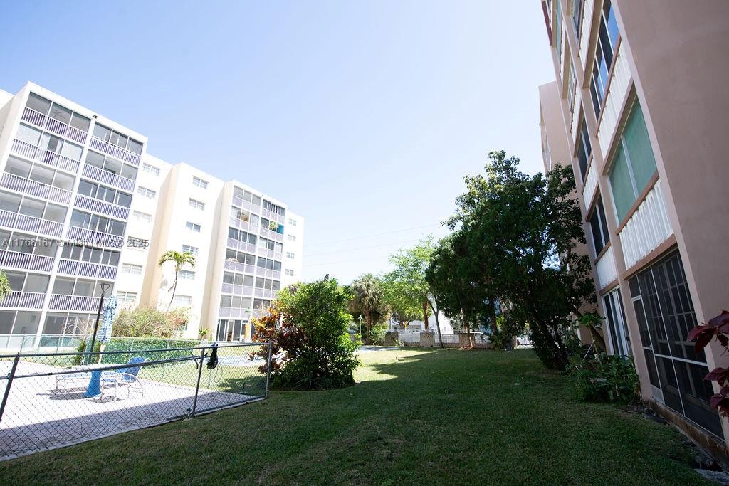 MEADOWBROOK TOWERS CONDO - Residential