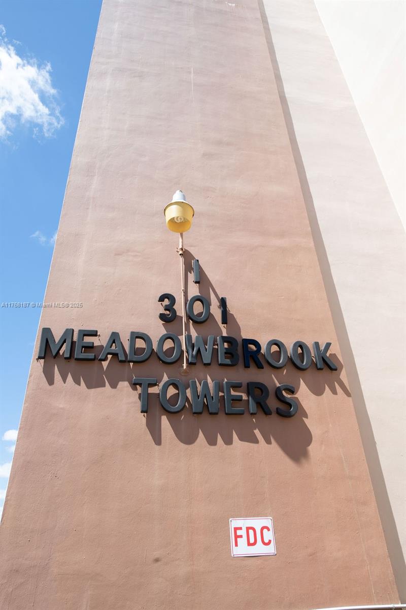 MEADOWBROOK TOWERS CONDO - Residential