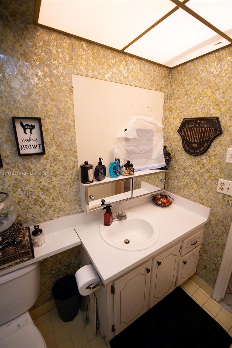MEADOWBROOK TOWERS CONDO - Residential
