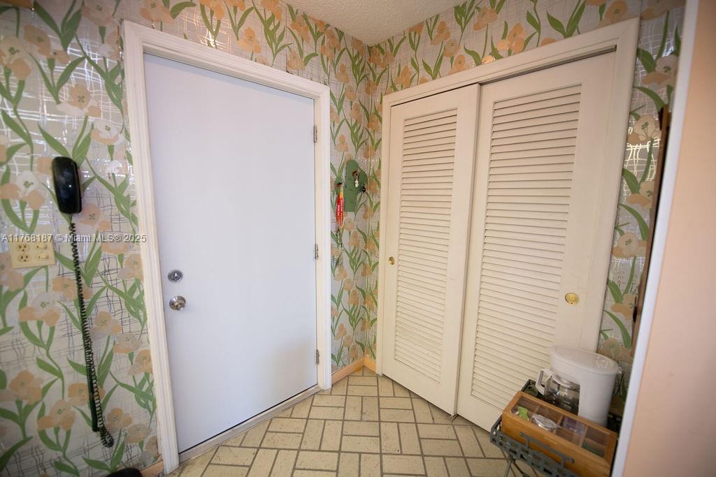 MEADOWBROOK TOWERS CONDO - Residential