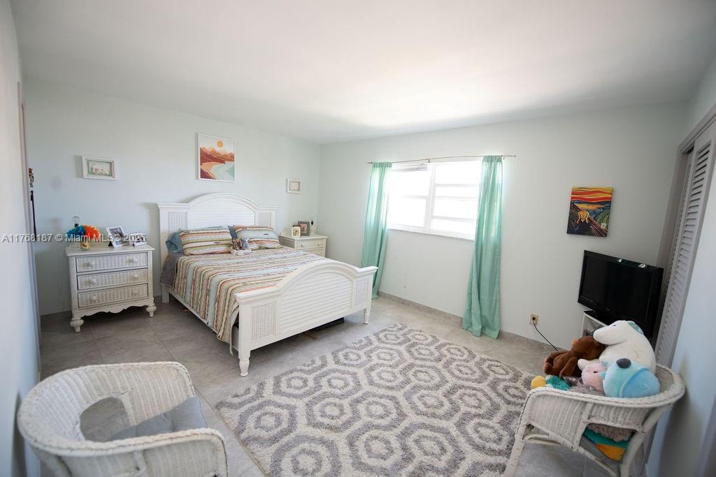 MEADOWBROOK TOWERS CONDO - Residential