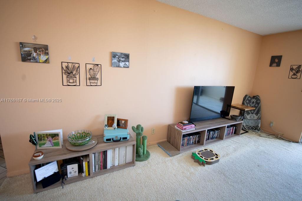 301 NE 14th Ave 607