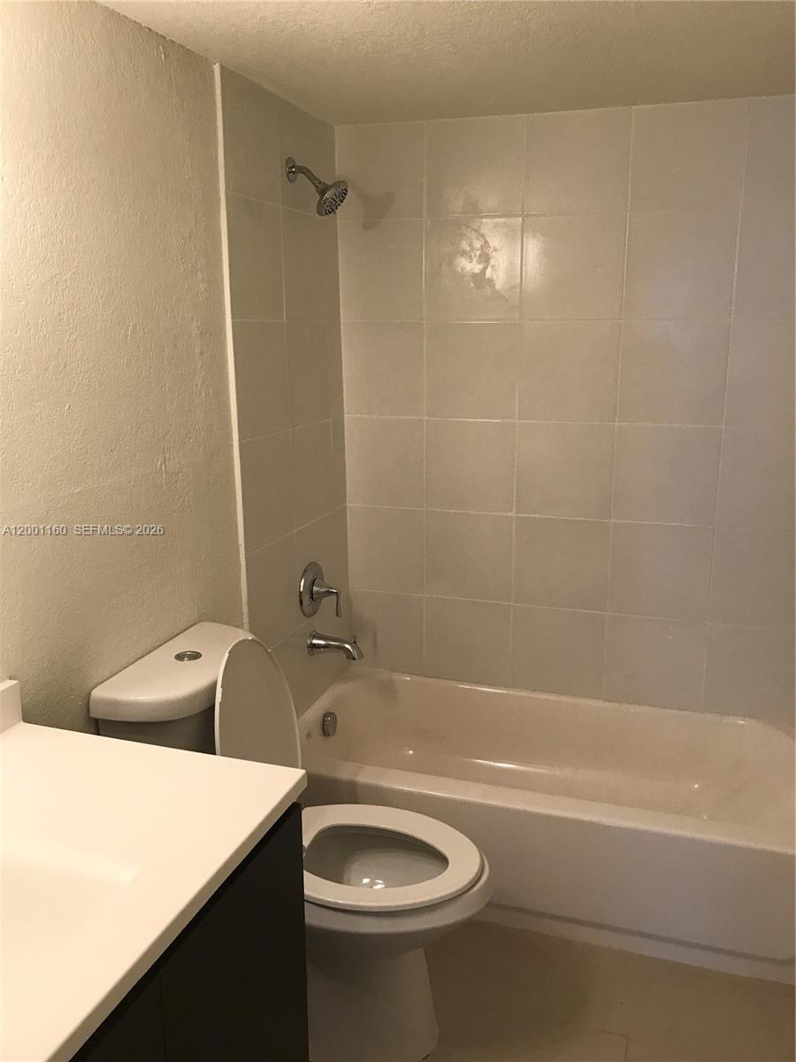 OLA CONDO - Residential