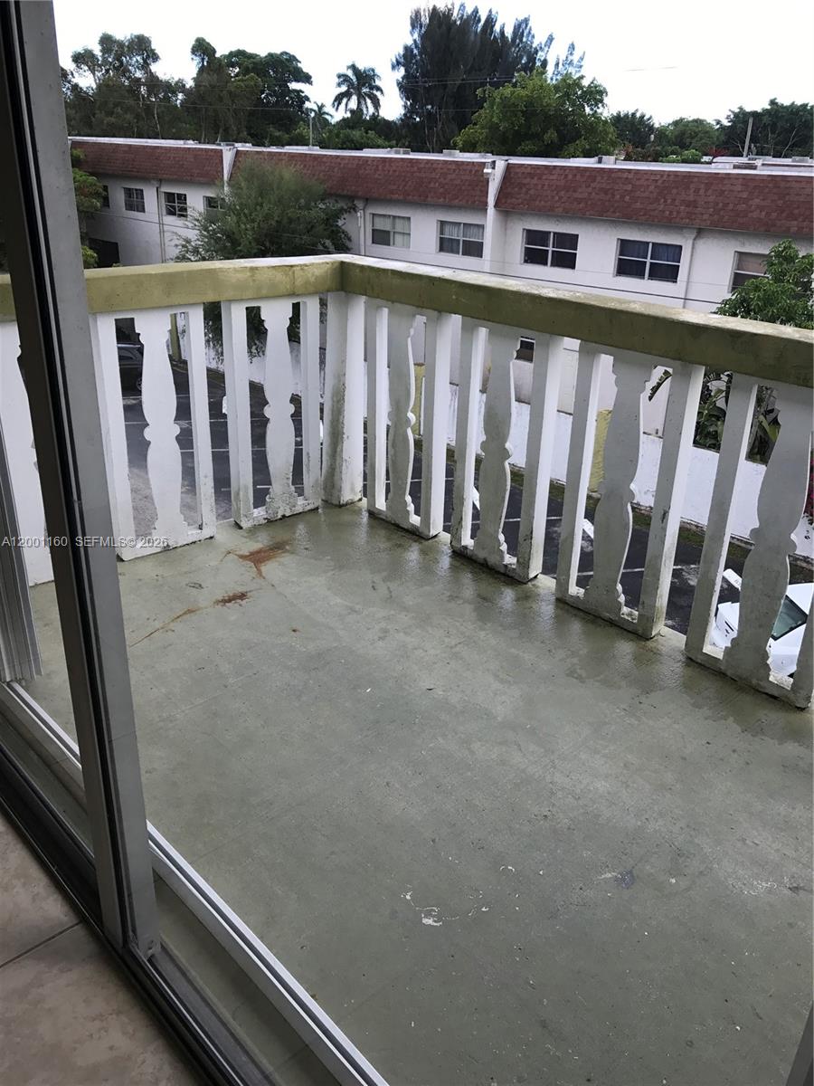 OLA CONDO - Residential