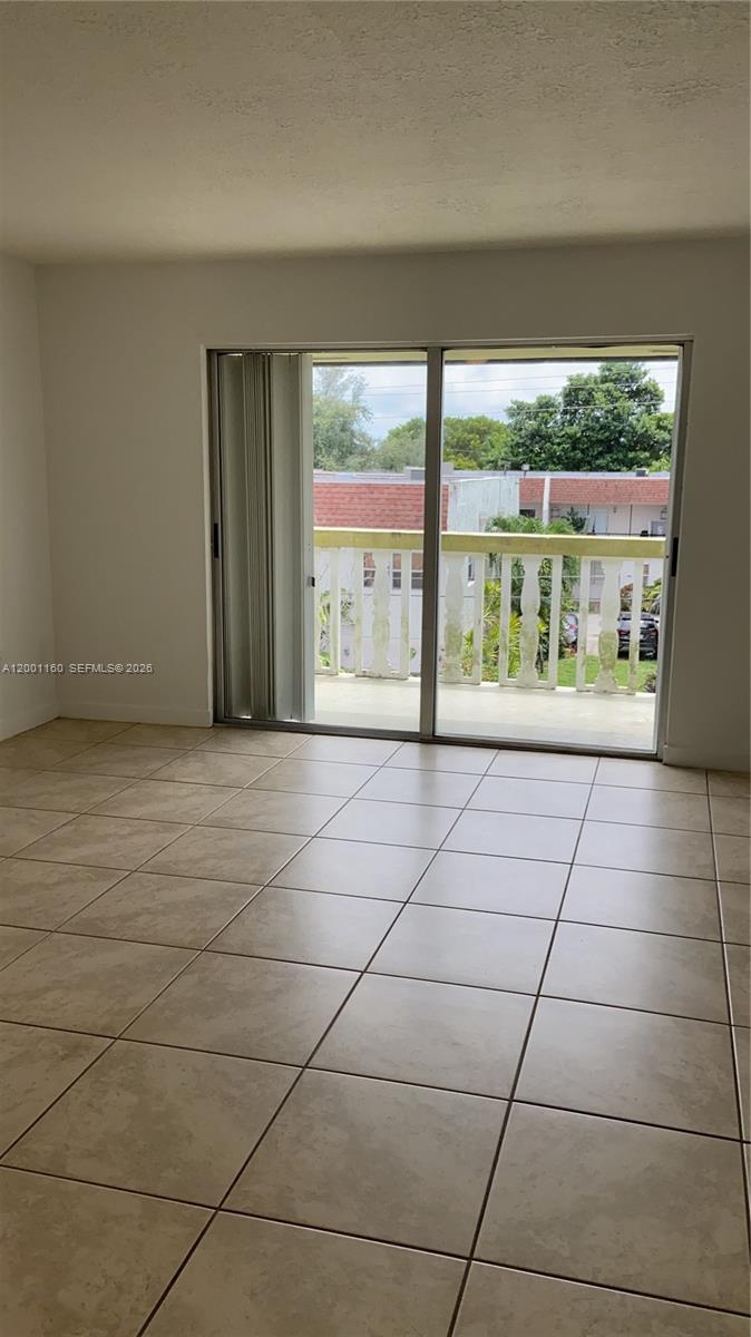 OLA CONDO - Residential