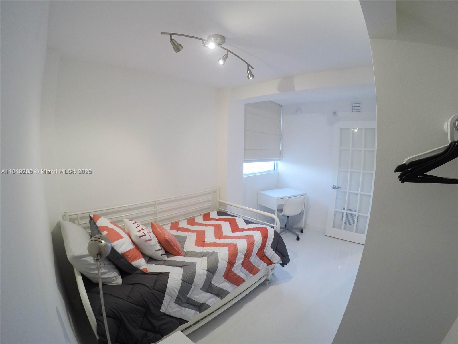 THE COLLINS CONDO - Residential Lease
