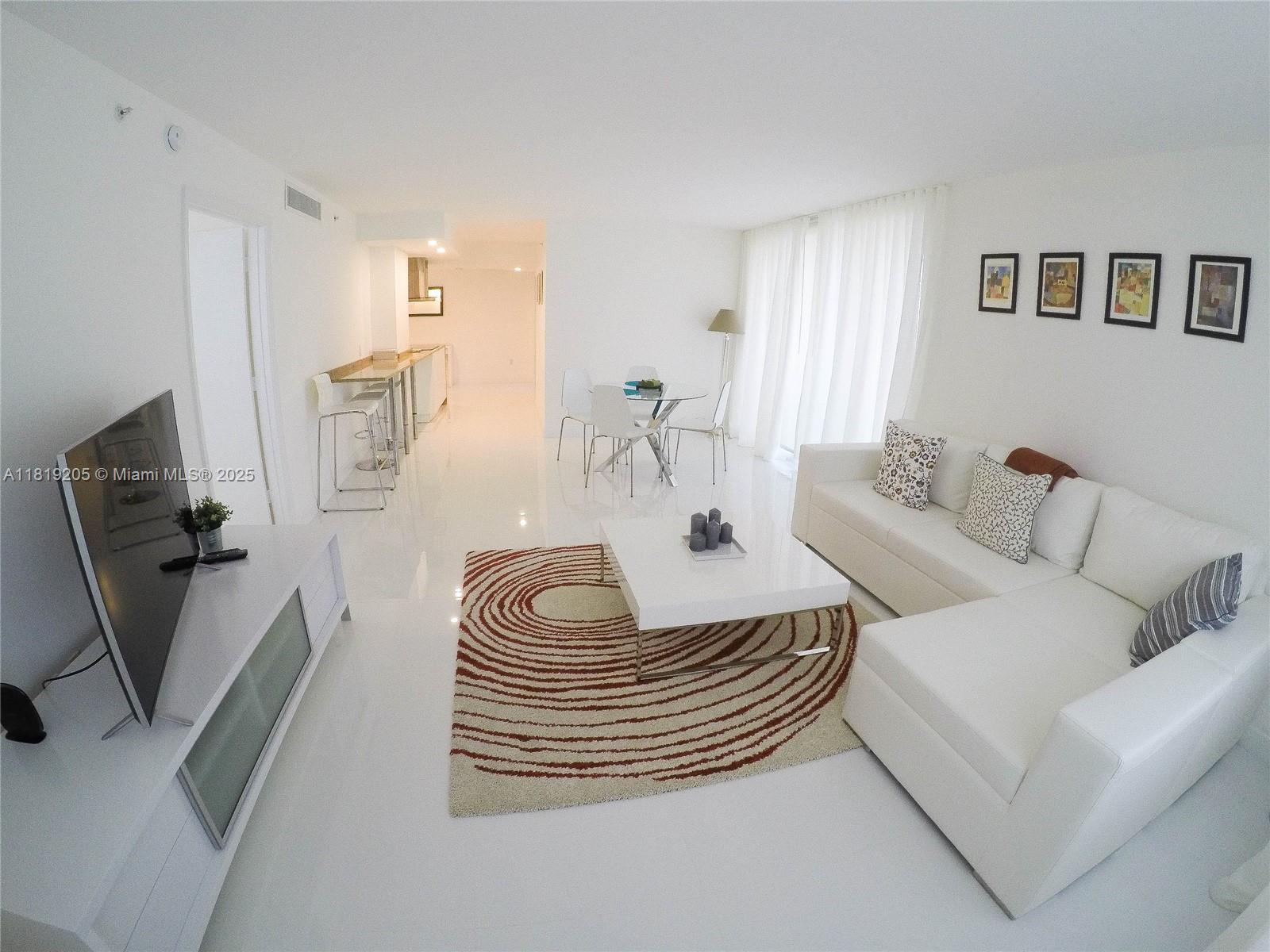 THE COLLINS CONDO - Residential Lease