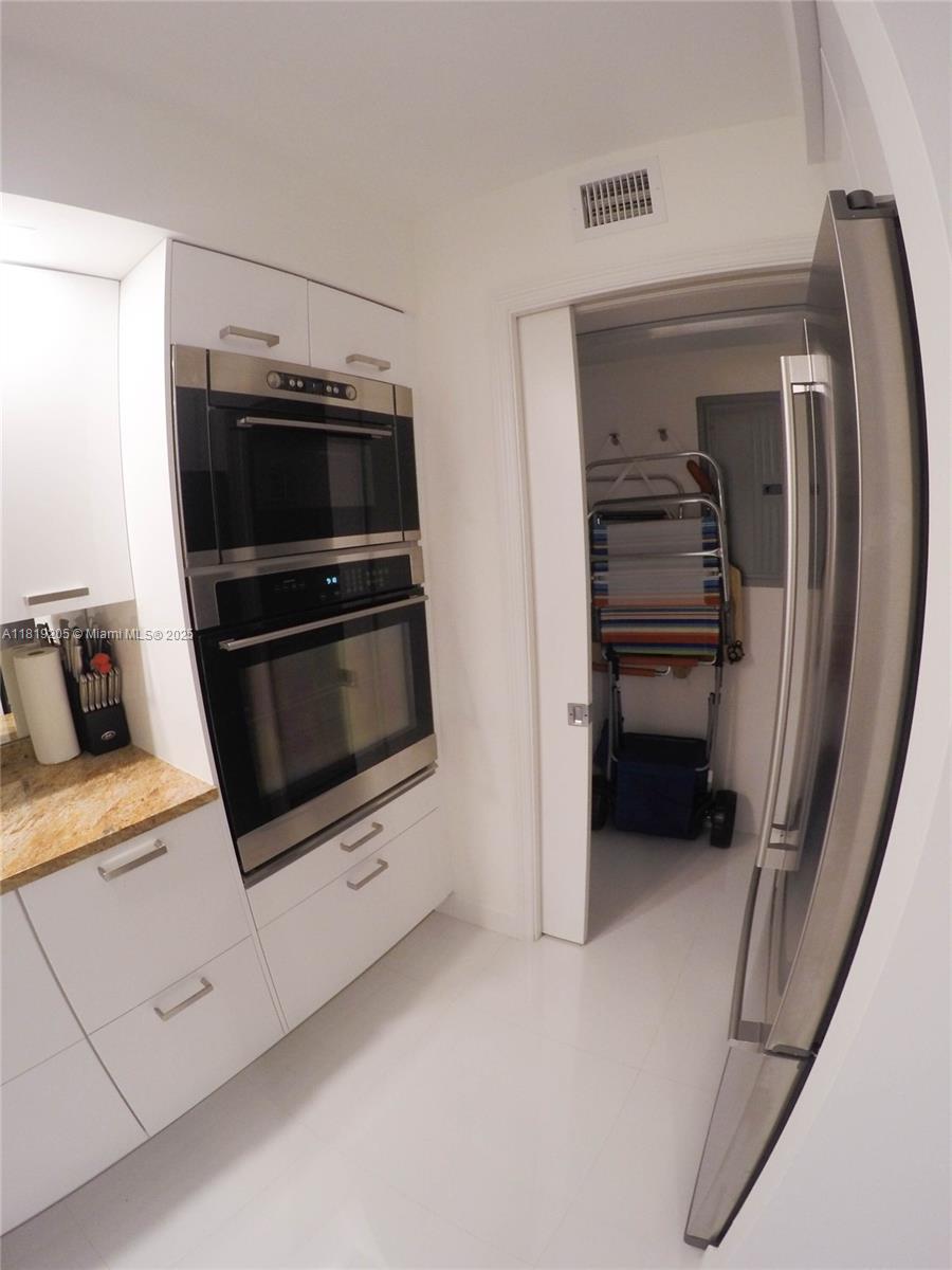 THE COLLINS CONDO - Residential Lease