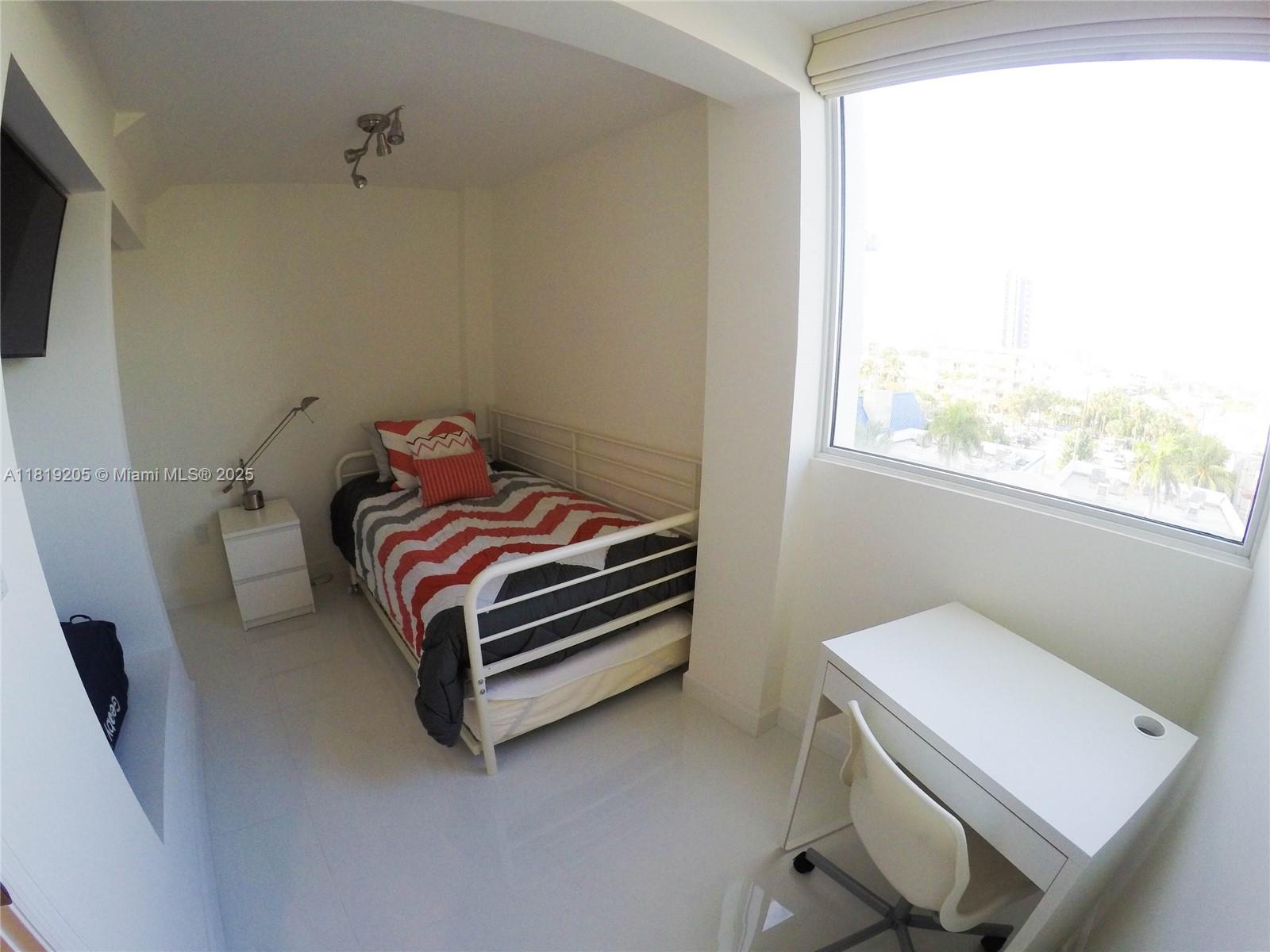 THE COLLINS CONDO - Residential Lease