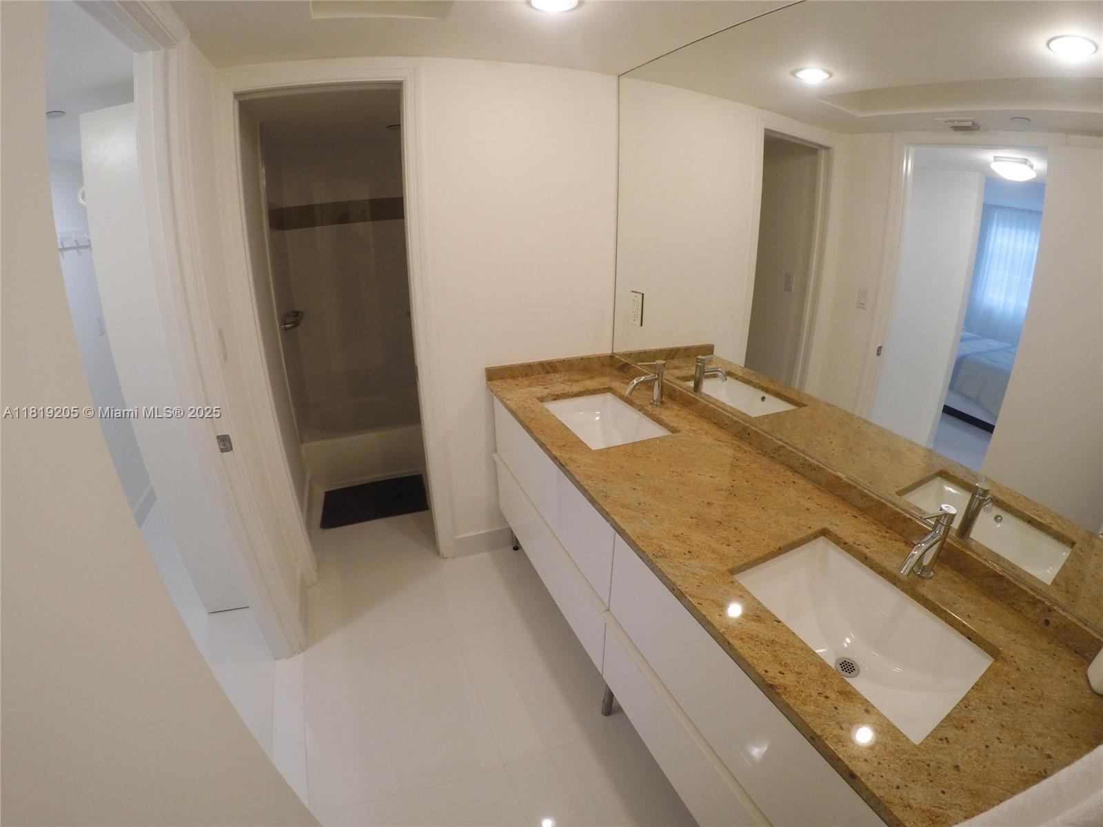 THE COLLINS CONDO - Residential Lease