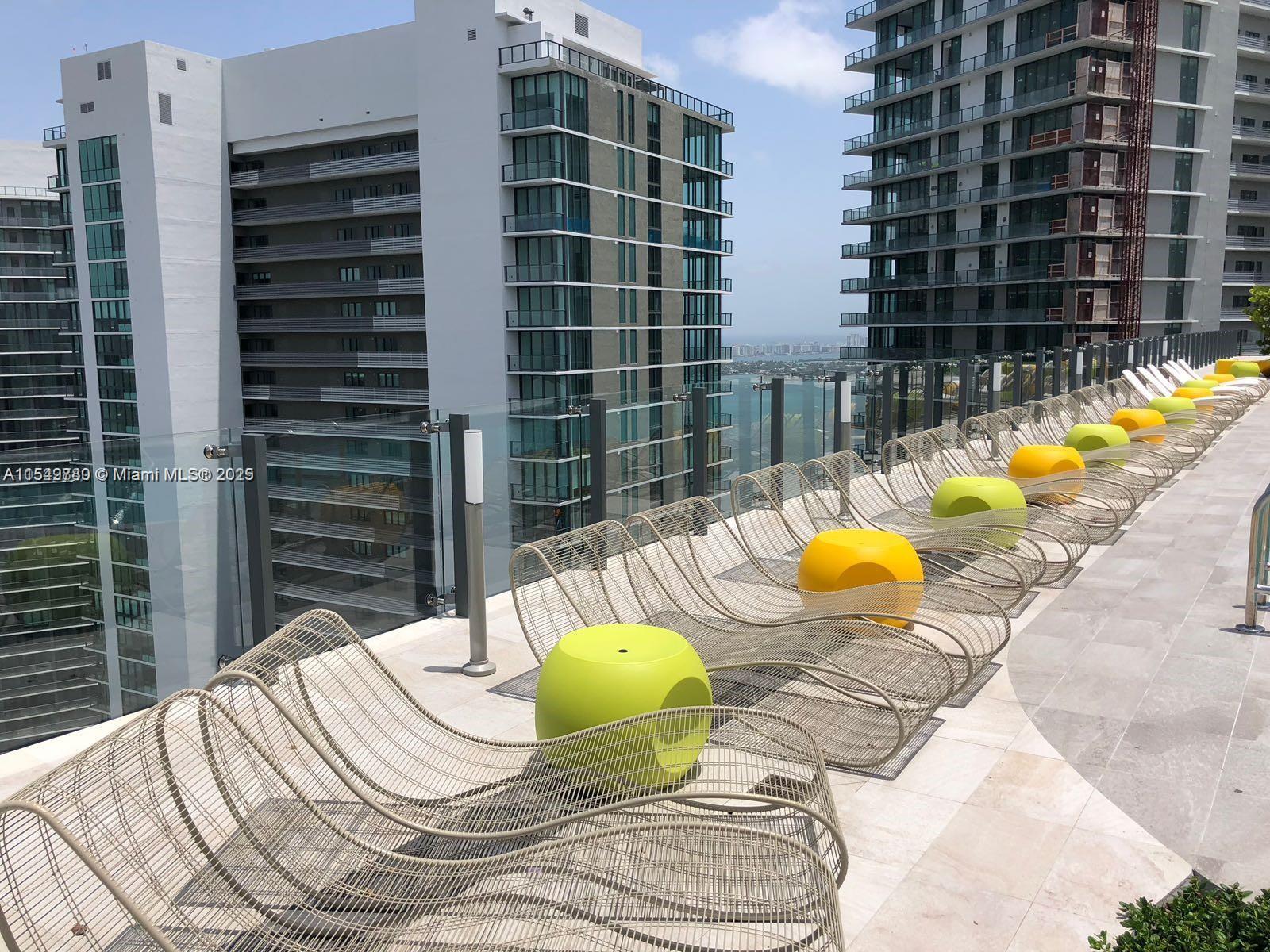 PARAISO BAYVIEWS CONDO - Residential