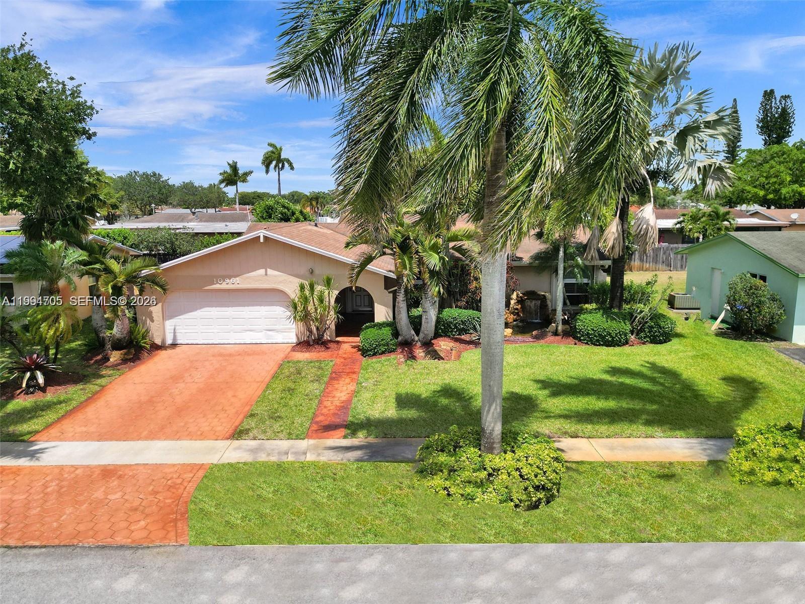 PEMBROKE LAKES SEC 5 - Residential