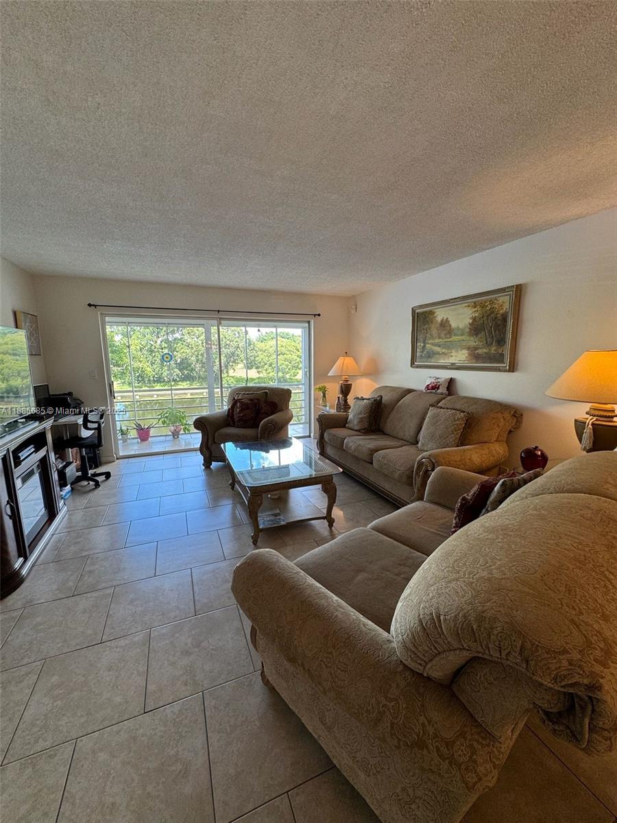 LAS VISTAS F IN INVERRARY - Residential
